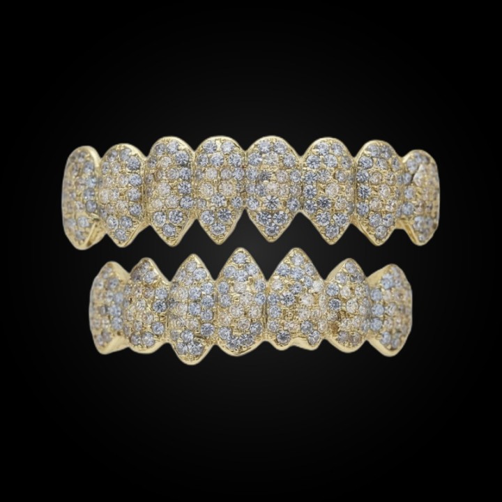 Grillz completo oro - dientes puntiagudos y borde perlado, superior e inferior