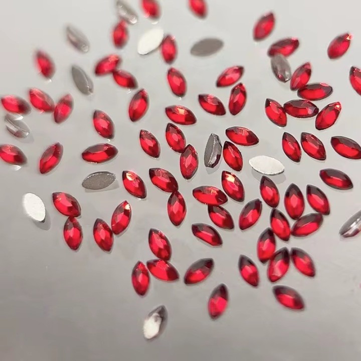 Micro Navette Dark Red 1.5x3 mm - Pack 10 pcs | Zircania