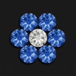 Fleur Sapphire - motif strass dentaire 7 pierres | Strass Dentaires