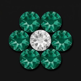 Fleur Emerald - motif strass dentaire 7 pierres | Strass Dentaires