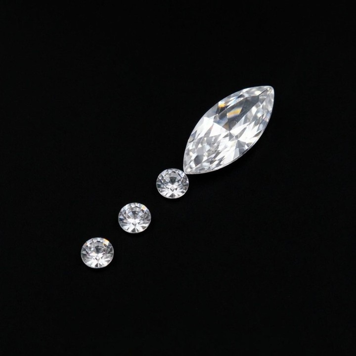 Comet - 4-stone tooth gem design | Strass Dentaires